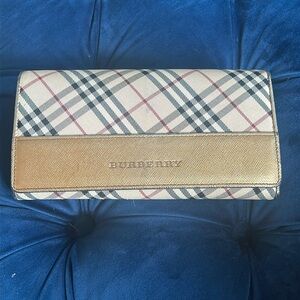 Burberry wallet